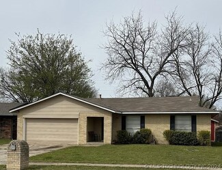 1904 W Pittsburg Place, Broken Arrow, OK 74012
