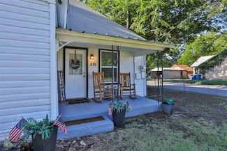 301 E Tinkle, Winters, TX 79567