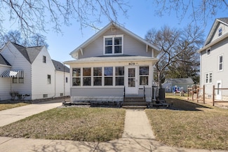 809 5th St NW, Austin, MN 55912