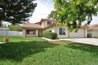 803 Daybreak Ct, San Jacinto, CA 92582