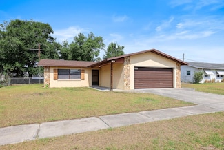 6109 16th St, Zephyrhills, FL 33542