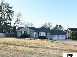 9429 Chicago St, Omaha, NE 68114