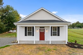 1040 Sussex Dr, Emporia, VA 23847