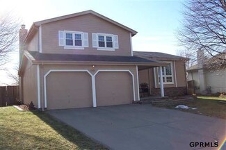12801 Lillian St, Omaha, NE 68138