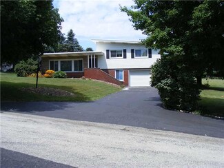 136 Hilltop Dr, Scottdale, PA 15683