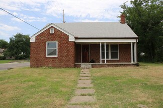 1403 N Yale Blvd, Wichita, KS 67208