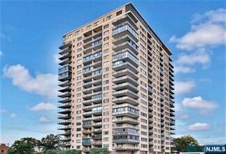 1203 River Rd Unit 17M, Edgewater, NJ 07020