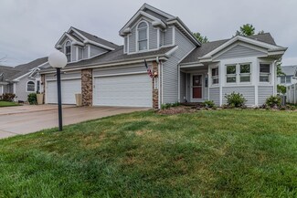 2908 Heathwood Ct, Champaign, IL 61822