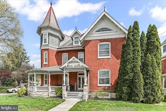 85 Pine St, Oxford, PA 19363