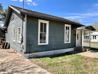 709 N Jefferson St, Beeville, TX 78102