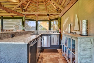 450 NW Sandtrap Ln, Port Saint Lucie, FL 34986