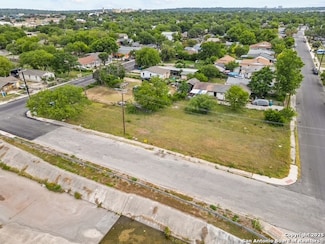 601 N San Eduardo Ave, San Antonio, TX 78228