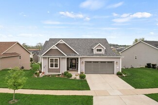 940 South St, de Forest, WI 53532