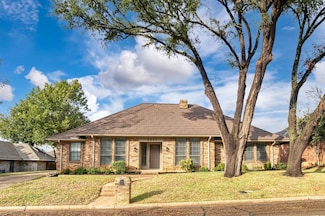 2311 Wimbledon Dr, Arlington, TX 76017