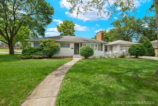 220 S President St, Wheaton, IL 60187