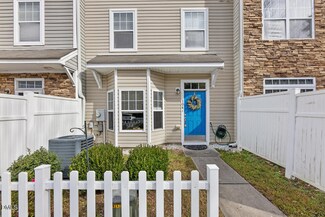 401 Scripps Ln Unit 104, Raleigh, NC 27610