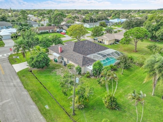 113 SW Thornhill Dr, Port Saint Lucie, FL 34984