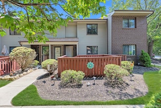 881 Skyline Dr Unit 881, Coram, NY 11727