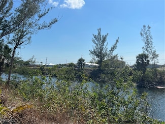 2204 NW 6th Place, Cape Coral, FL 33993