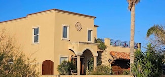1626 N Shore Dr, Port Isabel, TX 78578