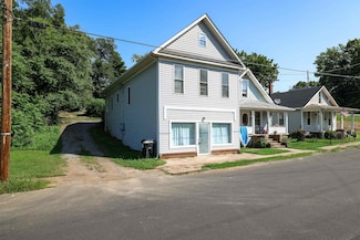 107 Virginia Ave, Shenandoah, VA 22849