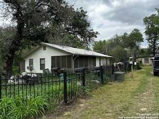 145 Highland Rd, Poteet, TX 78065