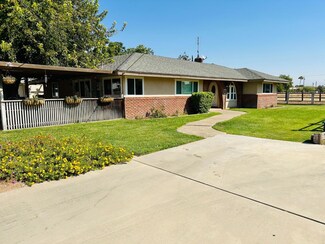 13732 E Ashlan Ave, Sanger, CA 93657