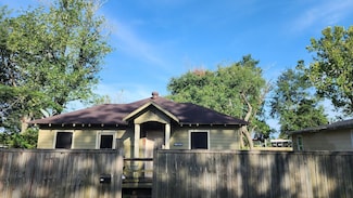 545 S 8th St, Silsbee, TX 77656