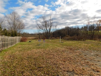 295 Walnut Hill Rd, Uniontown, PA 15401