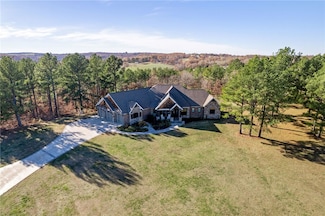 196 Fox Run Dr, Huntsville, AR 72740