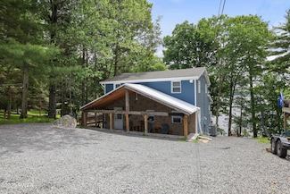 390 Lakeshore Dr, Lakeville, PA 18438