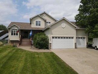 9386 Jennifer Ct, Chisago City, MN 55013