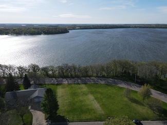 1721 Knollwood Dr, Fairmont, MN 56031