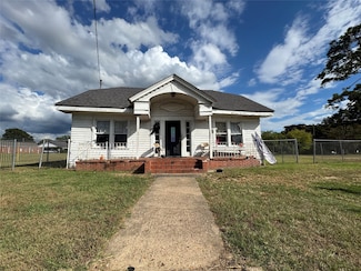 2009 Ringgold Ave, Coushatta, LA 71019