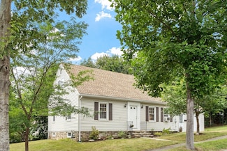 131 Airlie St, Worcester, MA 01606