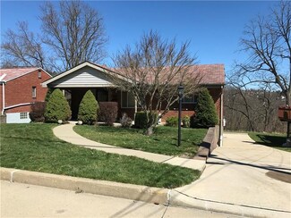 1074 Roseanne Ave, Pittsburgh, PA 15216