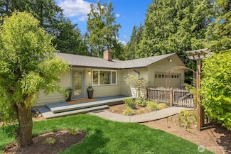 737 Park Ave NE, Bainbridge Island, WA 98110