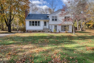 6 Brookside Dr, Woodbridge, CT 06525