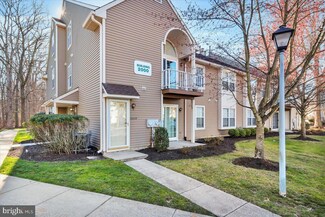2001A Denham Ct, Mount Laurel, NJ 08054