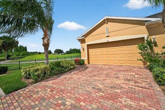 821 Chipper Dr, Sun City Center, FL 33573