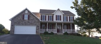 118 Shirley Ln, Boiling Springs, PA 17007