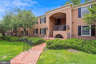 5704 Brewer House Cir Unit T2, Rockville, MD 20852