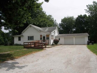 303 S Maple St, Pierceton, IN 46562