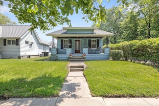 1218 S Twyckenham Dr, South Bend, IN 46615