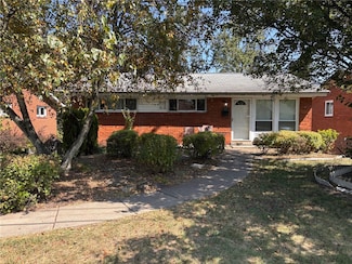 370 Princeton Dr, Pittsburgh, PA 15235