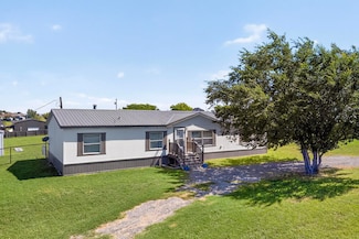 231 Lone Tree Ln, Decatur, TX 76234