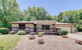8026 Meadowgate Ct, Indianapolis, IN 46268