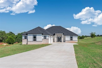 2432 Raven Cir, Blanchard, OK 73010