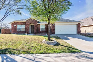 1120 Marlow Ln, Fort Worth, TX 76131