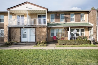 312 Artist Lake Dr, Middle Island, NY 11953